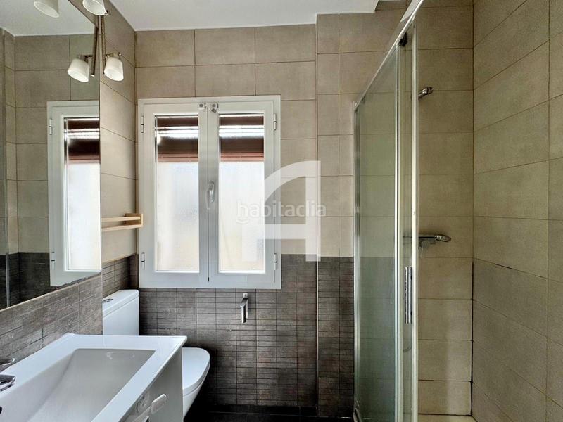 Foto 32b68e13-bfd2-40f5-9465-bfa33bd7fdbb. Dachwohnung mit heizung in Fuente del Berro Madrid