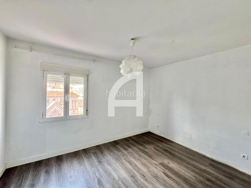 Foto 648cd056-e97b-4d91-8196-9d2ea9717bb5. Dachwohnung mit heizung in Fuente del Berro Madrid