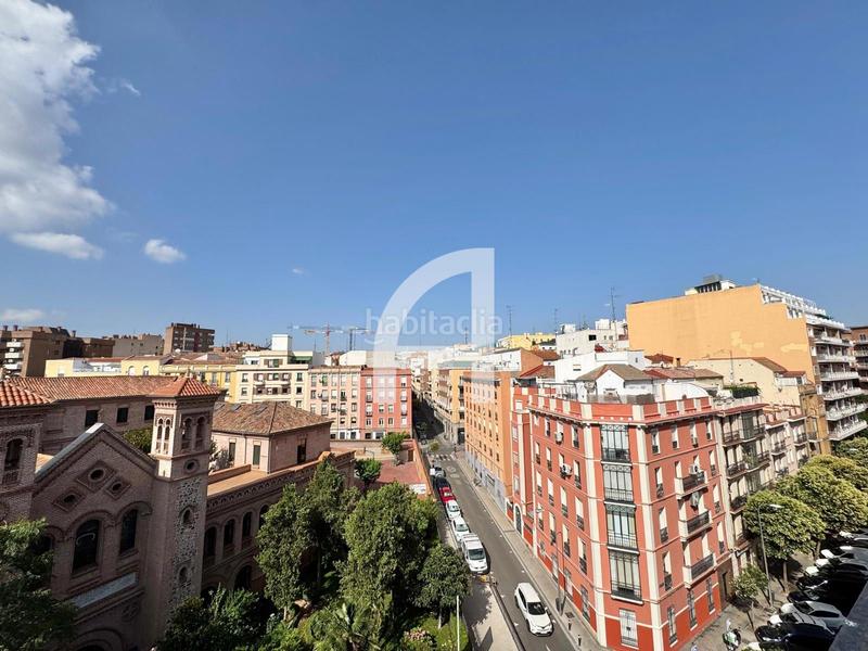 Foto 70beb7cd-e40a-4c20-b05a-ce40f1bee4d1. Dachwohnung mit heizung in Fuente del Berro Madrid