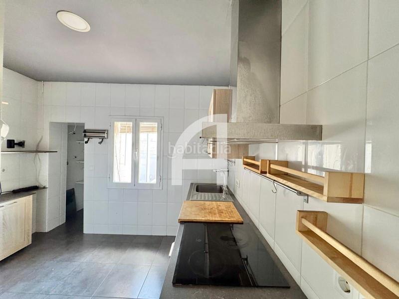 Foto 80064e6b-7c1f-443c-99f9-3c3e9a907a5c. Dachwohnung mit heizung in Fuente del Berro Madrid