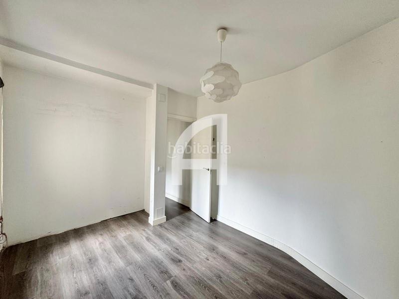 Foto f15bc2ca-9d95-4224-bcde-6114eaa4bec4. Dachwohnung mit heizung in Fuente del Berro Madrid