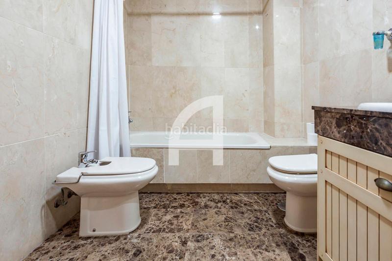 Foto 56ef45cc-7661-4c58-8b51-c65f55e011c2. Pis a babor 1 a Zona Centro Comercial Torrequebrada Benalmádena