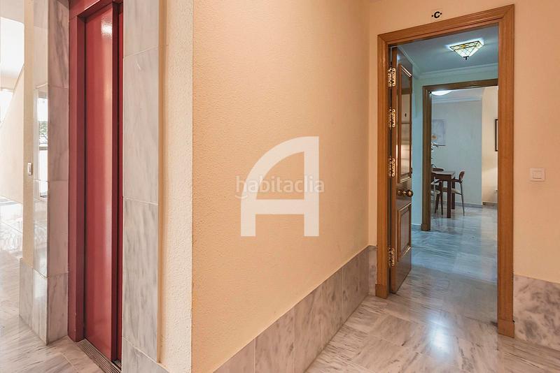 Foto 5e6a609e-e1ec-4015-9b59-57133e4db140. Pis a babor 1 a Zona Centro Comercial Torrequebrada Benalmádena