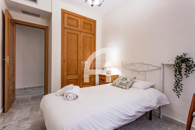 Foto 66ae7dfb-aad1-4532-a388-ceeffb54a5de. Pis a babor 1 a Zona Centro Comercial Torrequebrada Benalmádena