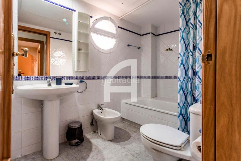 Foto f87fb127-dfce-4332-9e4b-886e8c6240ab. Pis a babor 1 a Zona Centro Comercial Torrequebrada Benalmádena