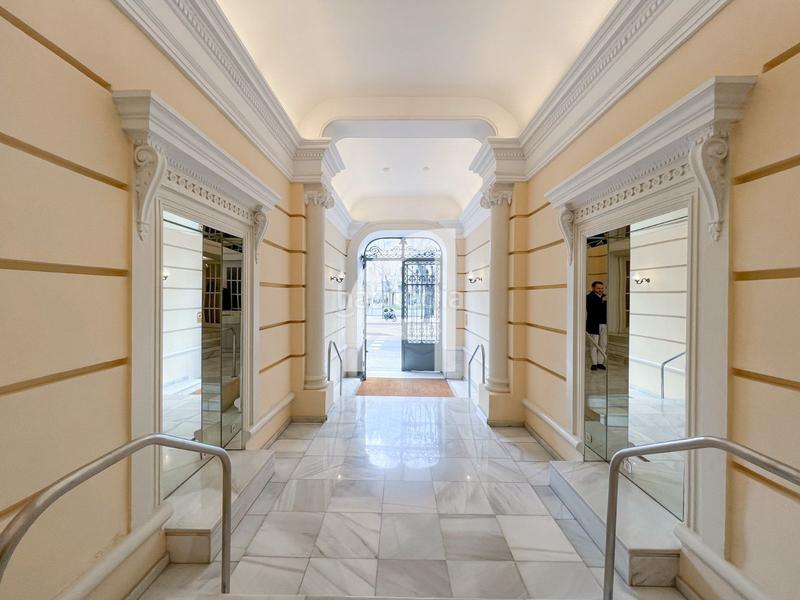 Foto 242a1228-7e4b-4d7a-96e2-e6cc5b4c3ca6. Lloguer oficina amb calefacció a Almagro Madrid