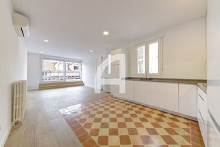 Lloguer Àtic  Echegaray. Ático con terraza de 20 m en zona huertas