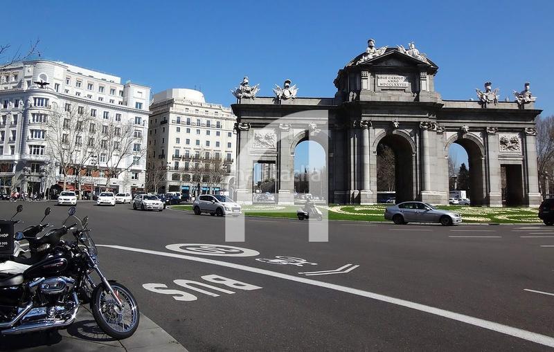 Foto 8d3c6a22-57a3-4644-a409-53ceb9a86e79. Alquiler piso elegancia y comodidad en Recoletos en Madrid