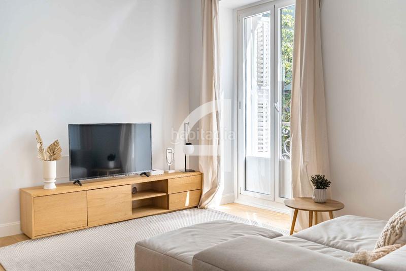 Foto e9bceb3c-b780-4cd3-9c2f-12d19b09b7a3. Alquiler piso elegancia y comodidad en Recoletos en Madrid