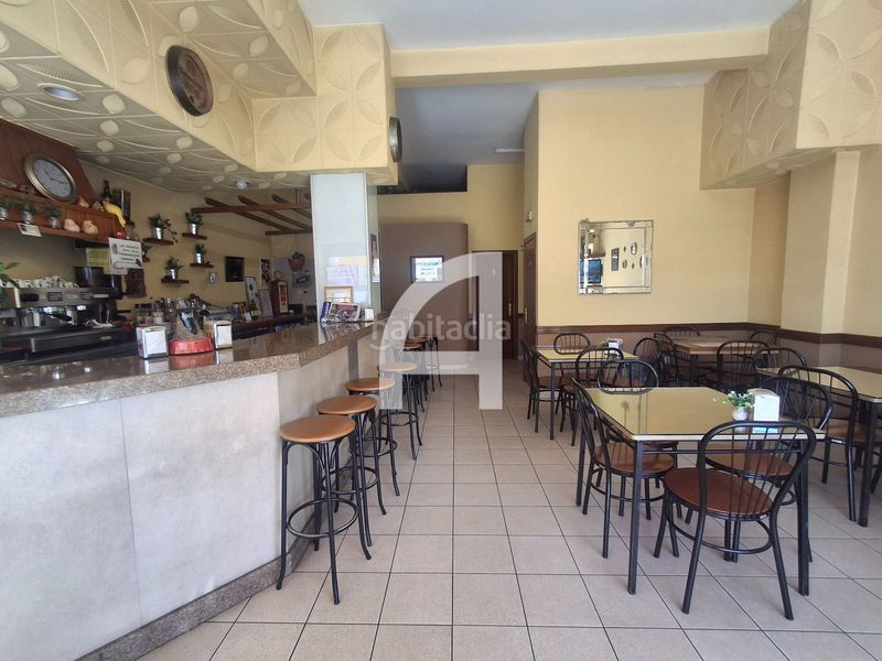 Foto beec3a16-8033-49de-bcaa-0fd1887817d9. Locale commerciale in As Travesas - Balaidos Vigo