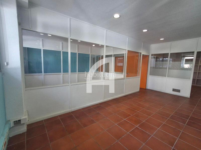 Foto cc636ee4-41b4-4ccd-ac01-0015ad51a48a. Lloguer oficina a Plaza España - Corte Inglés Vigo