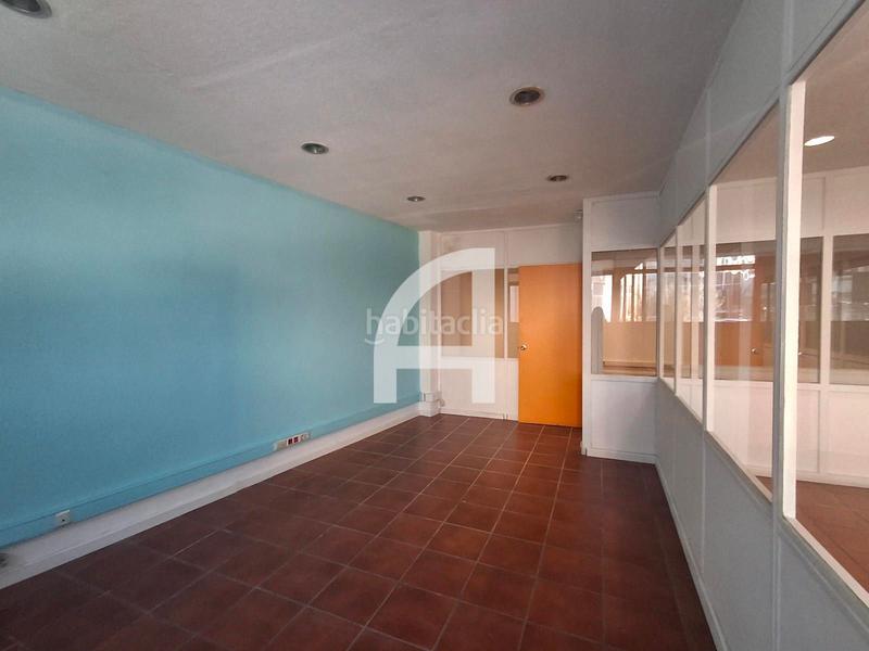 Foto b495bb48-1a30-41c4-87a8-d98232a858c5. Miete büro in Plaza España - Corte Inglés Vigo