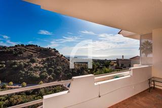 Pis en Torcal 8. Apartamento con vistas panoramicas al mar en calahonda, mijas