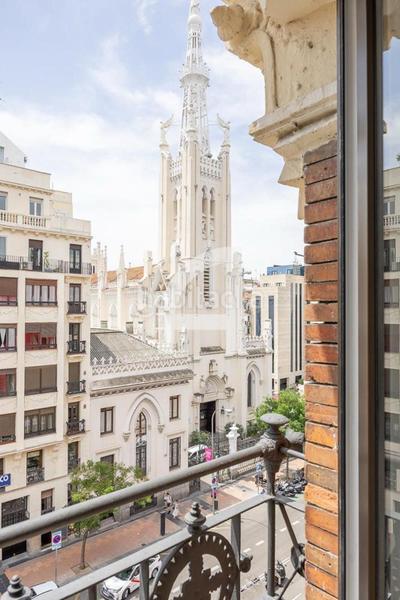 Foto 92f19ba2-787a-44b1-9eed-0a425c4a1e03. Dúplex amb calefacció a Recoletos Madrid