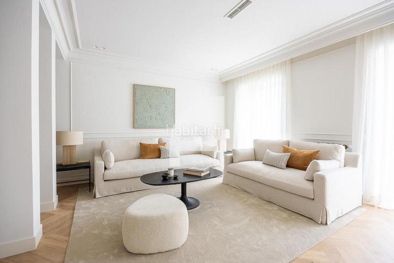 Foto a51886e5-82e5-4434-9c34-ca0a01e87398. Dúplex amb calefacció a Recoletos Madrid