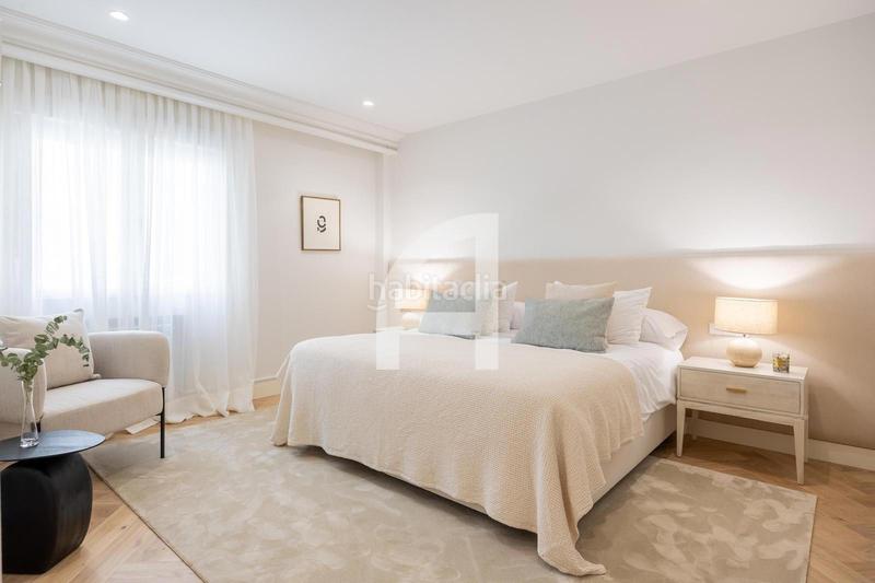 Foto b9f093dd-5e63-4bda-bddc-dabba297810f. Pis amb calefacció aparcament a Recoletos Madrid