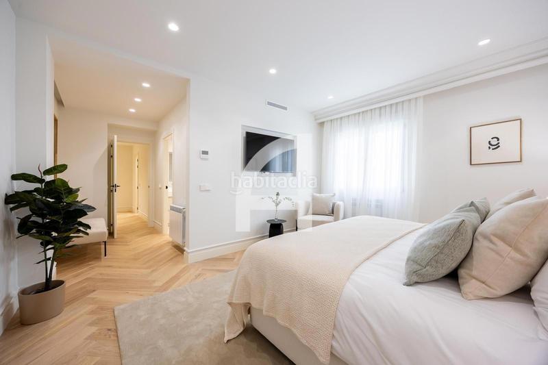 Foto e0f3a98f-8d80-4607-8359-05d27a423112. Pis amb calefacció aparcament a Recoletos Madrid