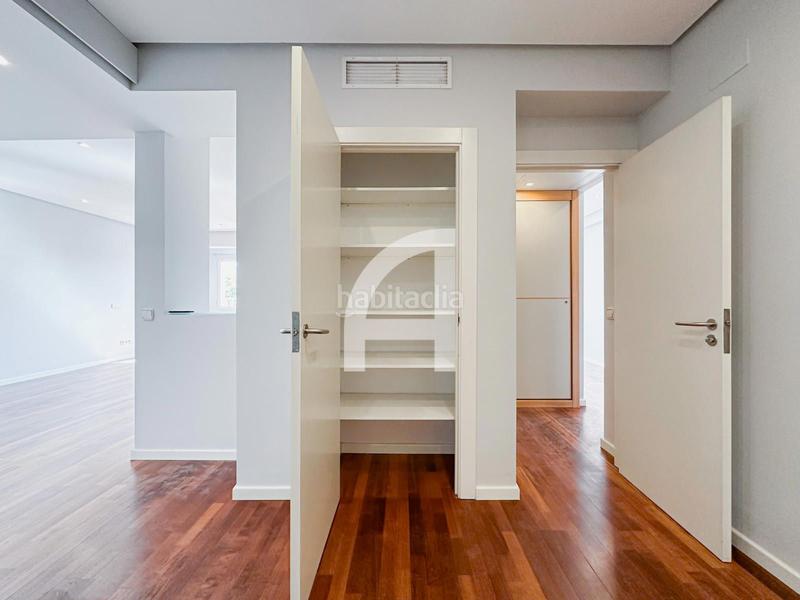 Foto 5c44a7c7-8792-4cf7-a70e-d16d159bed82. Miete etagenwohnung mit heizung in El Viso Madrid