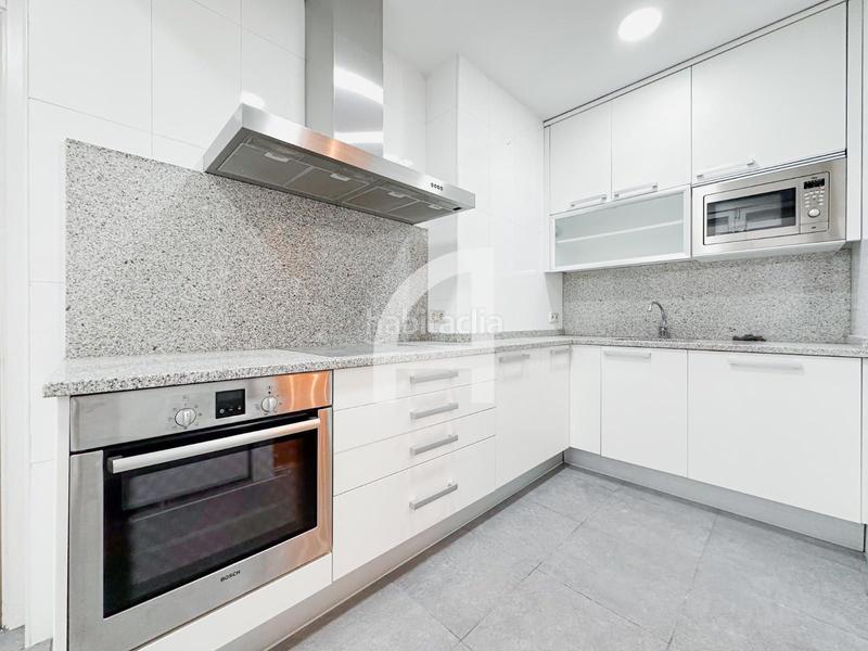 Foto c93da806-eb0e-4a6f-8f96-852eb608db0f. Miete etagenwohnung mit heizung in El Viso Madrid