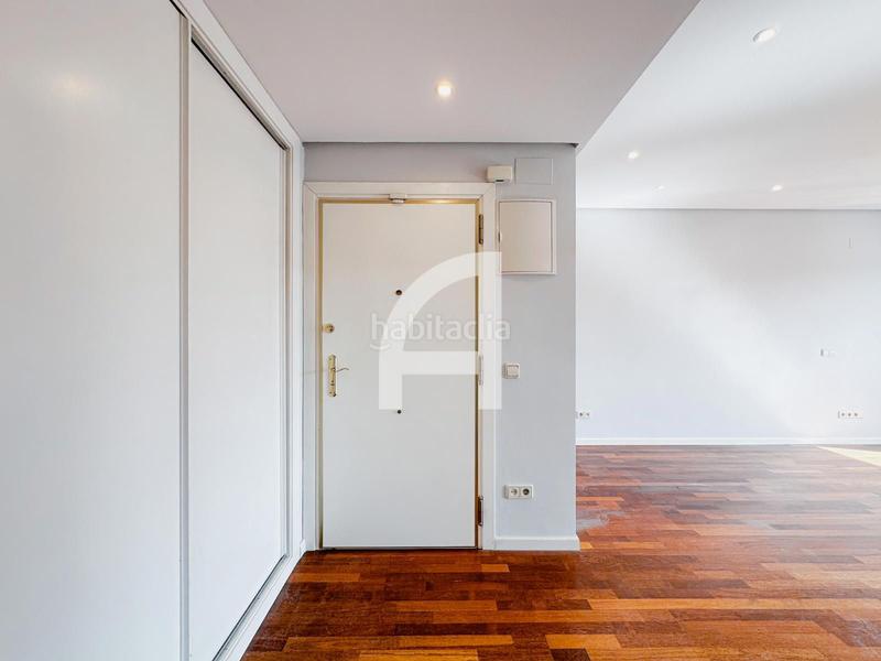 Foto bf844e2c-79a8-451f-9615-fa8399e72545. Rent flat with heating in El Viso Madrid