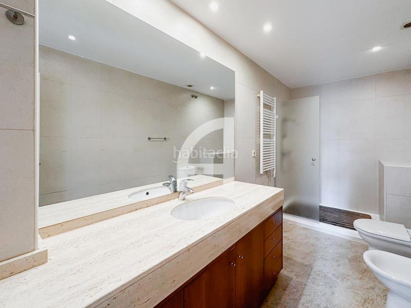 Foto cbb91d70-9cda-4382-a759-71e6a67761e0. Rent flat with heating in El Viso Madrid