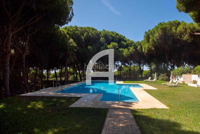 Foto 36fedb1d-efe5-46d3-a2ad-4a38582b90c6. Casa a schiera con piscina in Cabopino - Artola Marbella