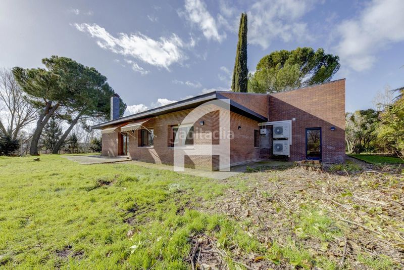 Foto 54dd76d6-bb3d-4fc9-84b9-dd46070a18d5. Chalet con riscaldamento piscina in Villafranca del Castillo Villanueva de la Cañada