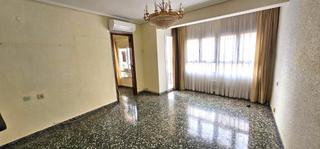 Pis  Avinguda de la constitució. Piso valencia capital 4 habitaciones y 2 baños