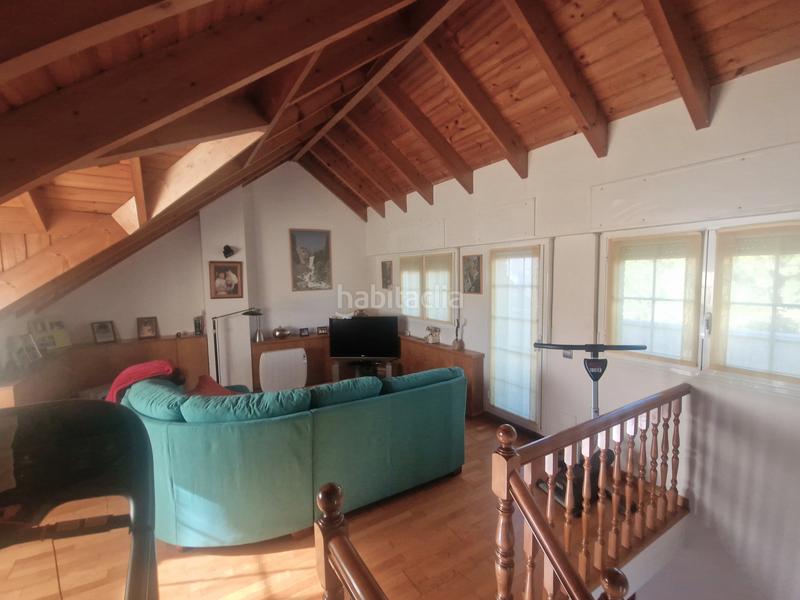 Foto 2af04072-a453-4922-b23b-4a16fd2caa3d. Casa aparellada amb xemeneia calefacció aparcament a Cerdanyola del Vallès