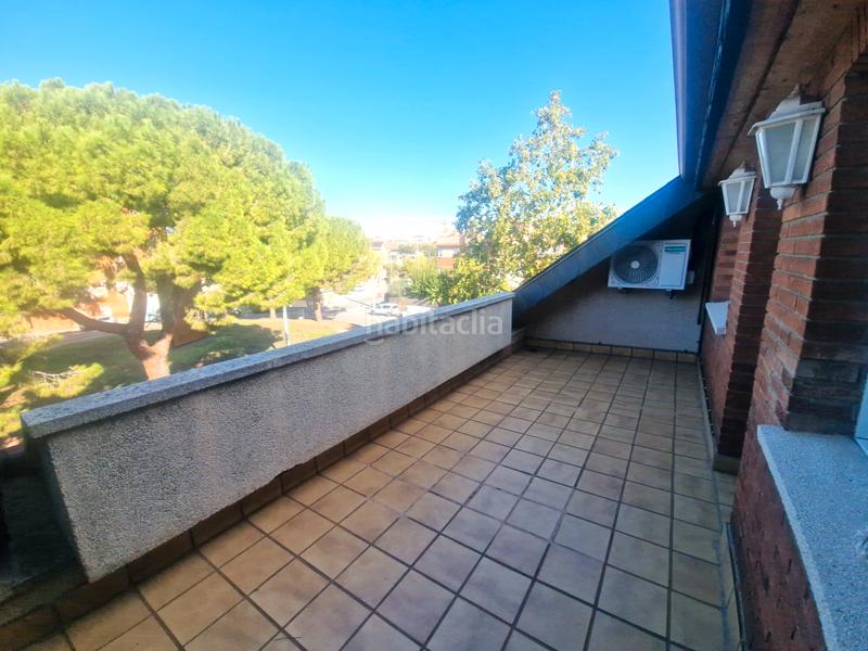 Foto 3510c776-182a-4e98-a90c-06bac6eccc1e. Casa aparellada amb xemeneia calefacció aparcament a Cerdanyola del Vallès