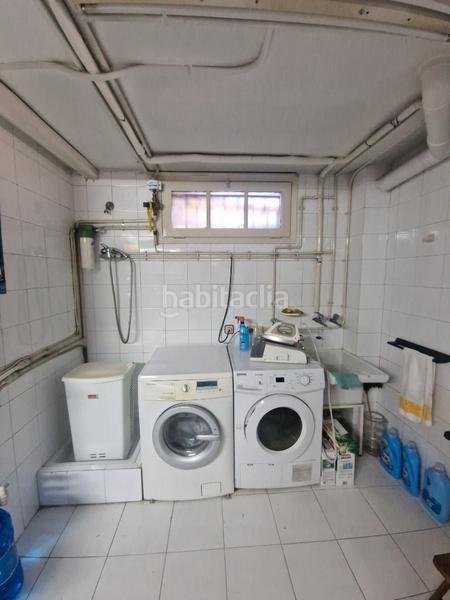 Foto 48a19a4d-7fa3-45db-86c6-984e7f857a7b. Casa aparellada amb xemeneia calefacció aparcament a Cerdanyola del Vallès