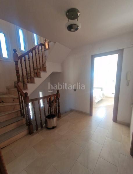 Foto 4ad84d39-04ed-485f-ac05-4adeb487c119. Casa aparellada amb xemeneia calefacció aparcament a Cerdanyola del Vallès