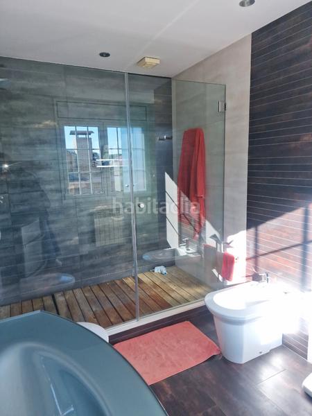 Foto 53c35010-f541-4eee-9830-475770bfefd5. Casa aparellada amb xemeneia calefacció aparcament a Cerdanyola del Vallès