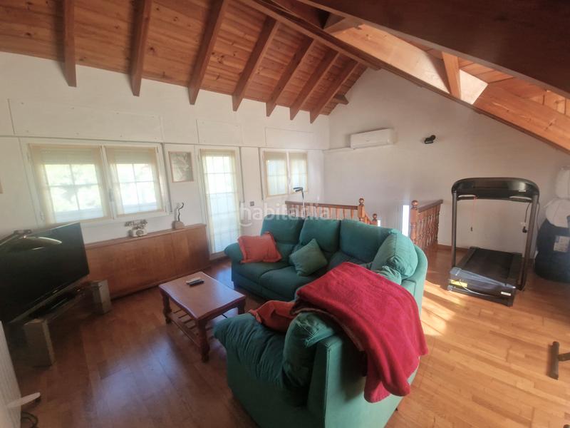 Foto 61fdb62b-ddc8-4b37-9b39-05aa4dd107c9. Casa aparellada amb xemeneia calefacció aparcament a Cerdanyola del Vallès