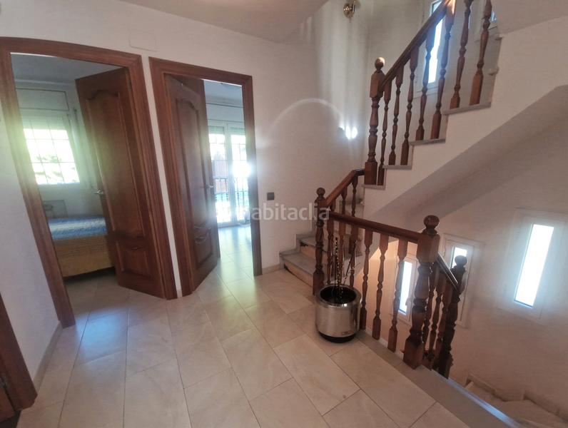 Foto 6ff20078-724d-4d65-a591-f72f7b09d9bf. Casa aparellada amb xemeneia calefacció aparcament a Cerdanyola del Vallès