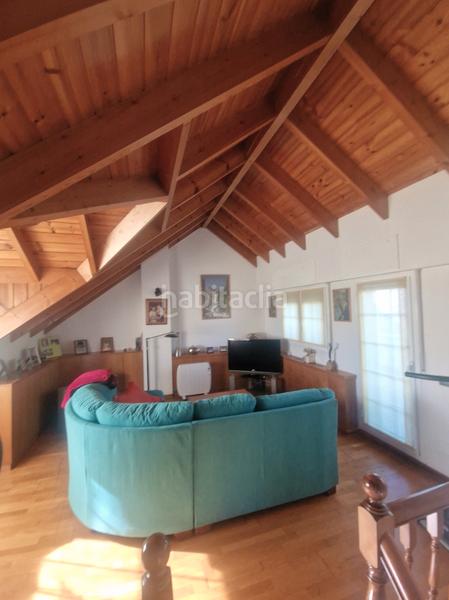 Foto 7d4012e7-2e64-4bc2-a836-86c262cc2216. Casa aparellada amb xemeneia calefacció aparcament a Cerdanyola del Vallès