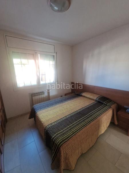 Foto 8e2fbc4c-af09-4181-abdf-5e3ccf76cbe0. Casa aparellada amb xemeneia calefacció aparcament a Cerdanyola del Vallès