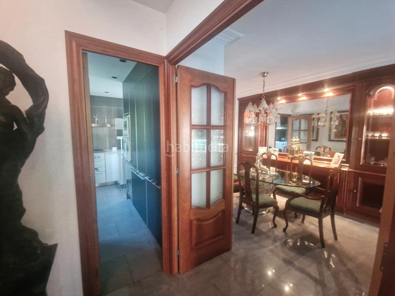 Foto 904b3886-1f91-4f2c-87c0-d4263de5bcae. Casa aparellada amb xemeneia calefacció aparcament a Cerdanyola del Vallès