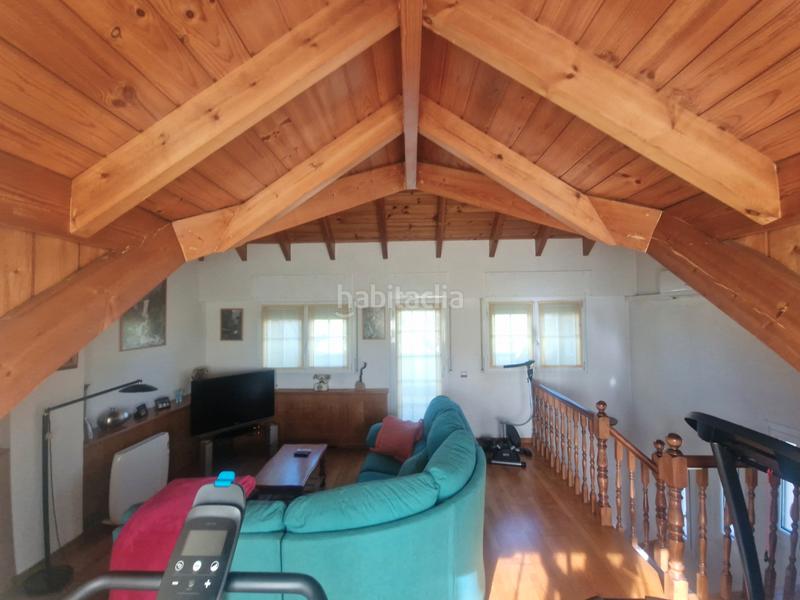 Foto 98f5e2ca-9991-4c04-9115-9eabe79ecbc0. Casa aparellada amb xemeneia calefacció aparcament a Cerdanyola del Vallès