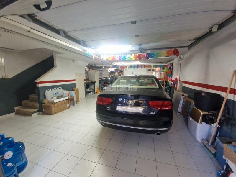 Foto b6b020f5-29f3-4f14-a0c8-62679954b267. Casa aparellada amb xemeneia calefacció aparcament a Cerdanyola del Vallès