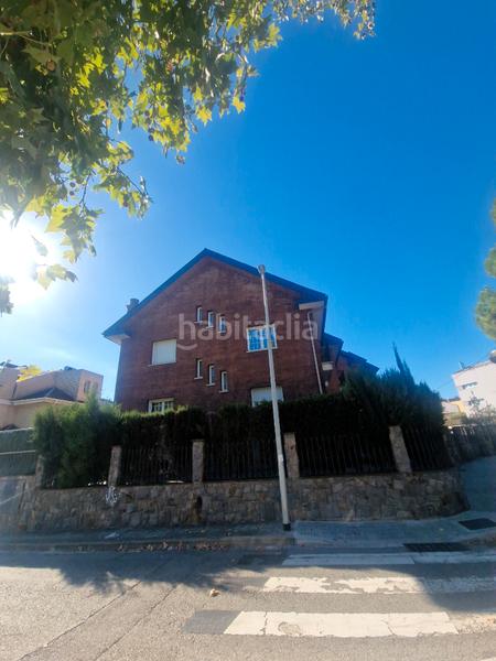 Foto c698bab1-8ca0-46ca-8897-cc9b23c5f161. Casa aparellada amb xemeneia calefacció aparcament a Cerdanyola del Vallès