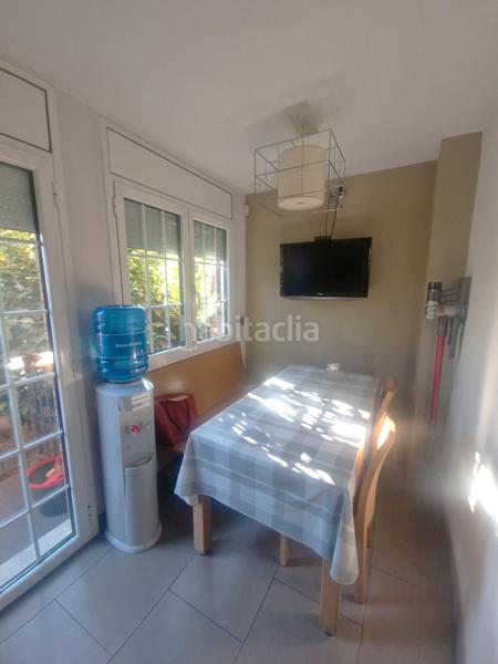 Foto e63859cd-ace7-46a1-9326-e7259eb1e6ca. Casa aparellada amb xemeneia calefacció aparcament a Cerdanyola del Vallès