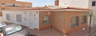 House in San Juan de los Terreros. Encantadora casa con local de 65m2 en el corazón de san juan de