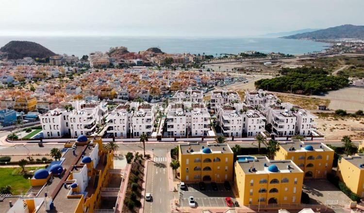 Foto 4ed7f2e3-5ade-42f5-ac72-d42c74caa828. Planta baja  de obra nueva con jardín y terrazas a 600m del mar en San Juan de los Terreros
