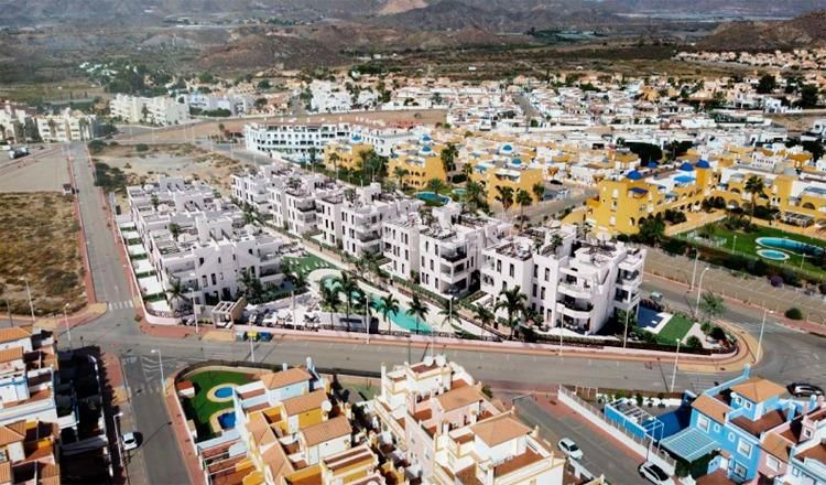 Foto 53bb03ae-9c23-4276-a498-490ffc921a39. Planta baja  de obra nueva con jardín y terrazas a 600m del mar en San Juan de los Terreros