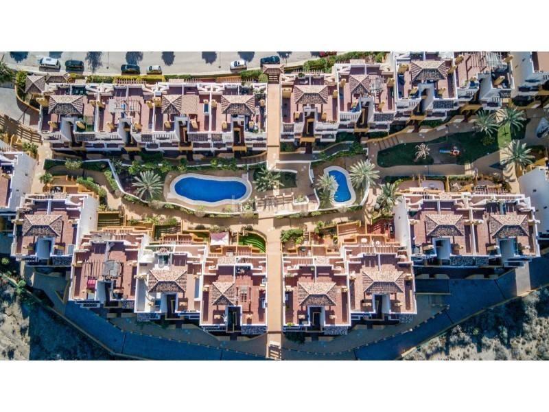 Foto d7dc2cae-10f5-4954-ac61-852e89d0e103. Ático  exclusivo con piscina climatizada y pista de pádel en lomas del mar, en Vera