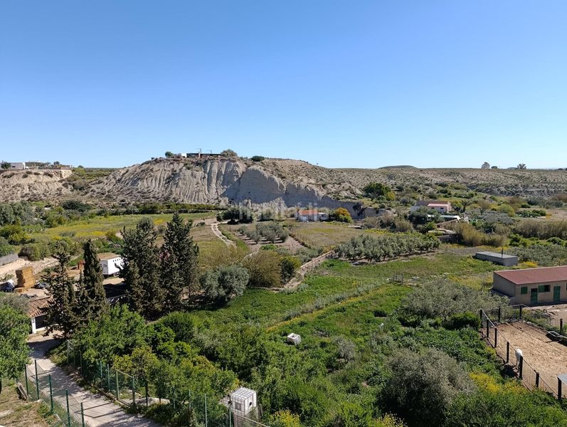 Foto c2de08ce-e74b-43b9-b8ba-d024a6cd0f61. Planta baixa amb aparcament a Gallardos (Los)