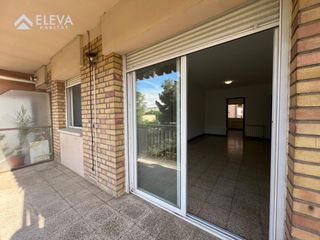 Pis a Avenida Avinguda Pius XII