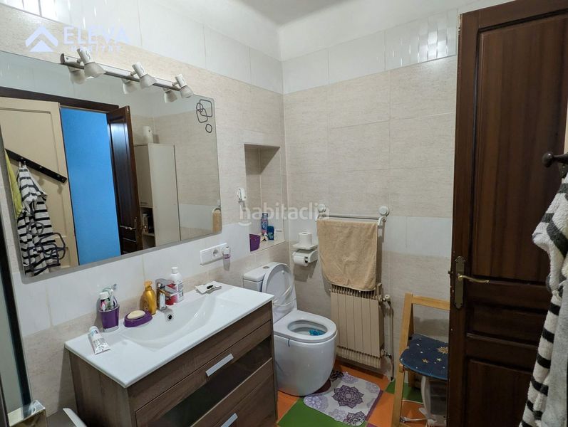 Foto c2a7d471-2bf8-4933-bb8b-2f6919bb19b9. Casa adossada amb aparcament a Tornabous
