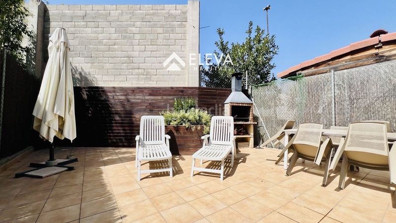 Foto 3ea880ff-c239-4754-af87-5f832f7fdda3. Casa adossada amb calefacció aparcament a Sidamon